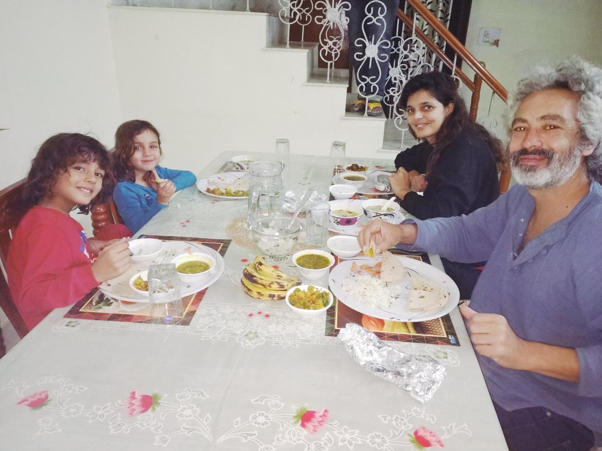 Pratibha Home Stay จาบัลปูร์ ภายนอก รูปภาพ